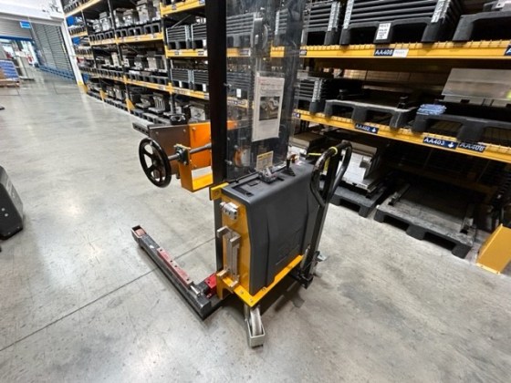 Carreffe Lift Truck with Tool Handler Pic 05